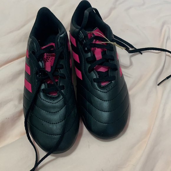 ADIDAS SOCCER CLEETS - Picture 2 of 2